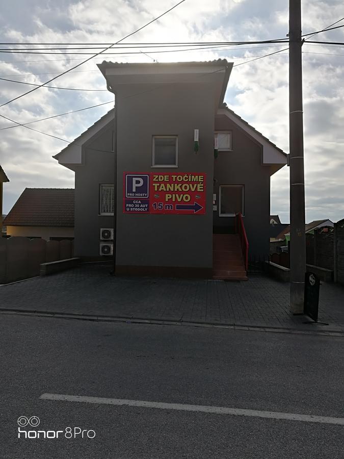 Restaurace A Penzion U Jessyho Perna Exterior photo